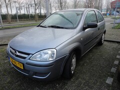 Opel Corsa - 1.0-12V Essentia LET OP Auto rijdt niet meer motor loopt niet meer, heet gelopen