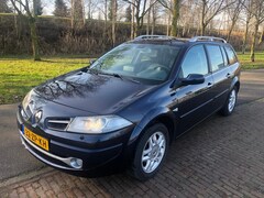 Renault Mégane Grand Tour - 2.0 16V Privilège