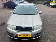 Skoda Fabia Combi - 1.4-16V Ambiente nieuwe apk 25-1-2022