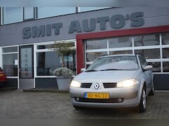 Renault Mégane Grand Tour - 1.6-16V Privilège Comfort | Clima / Cruise control | Trekhaak | NAP | APK |