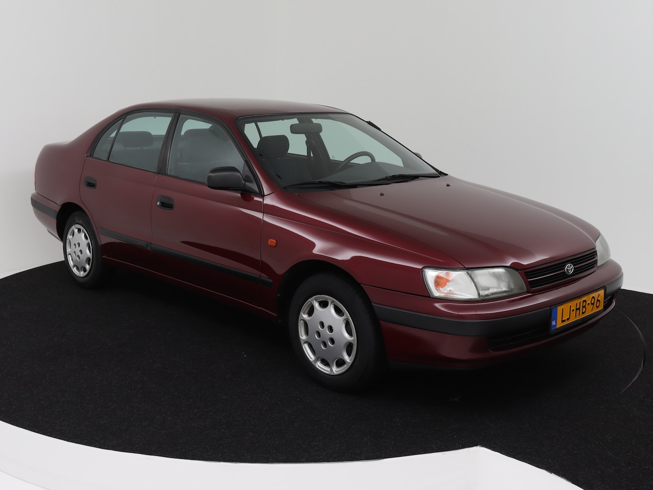 toyota-carina-e-1-6i-executive-compleet-dealer-onderhouden-keurige-auto-uniek.jpg