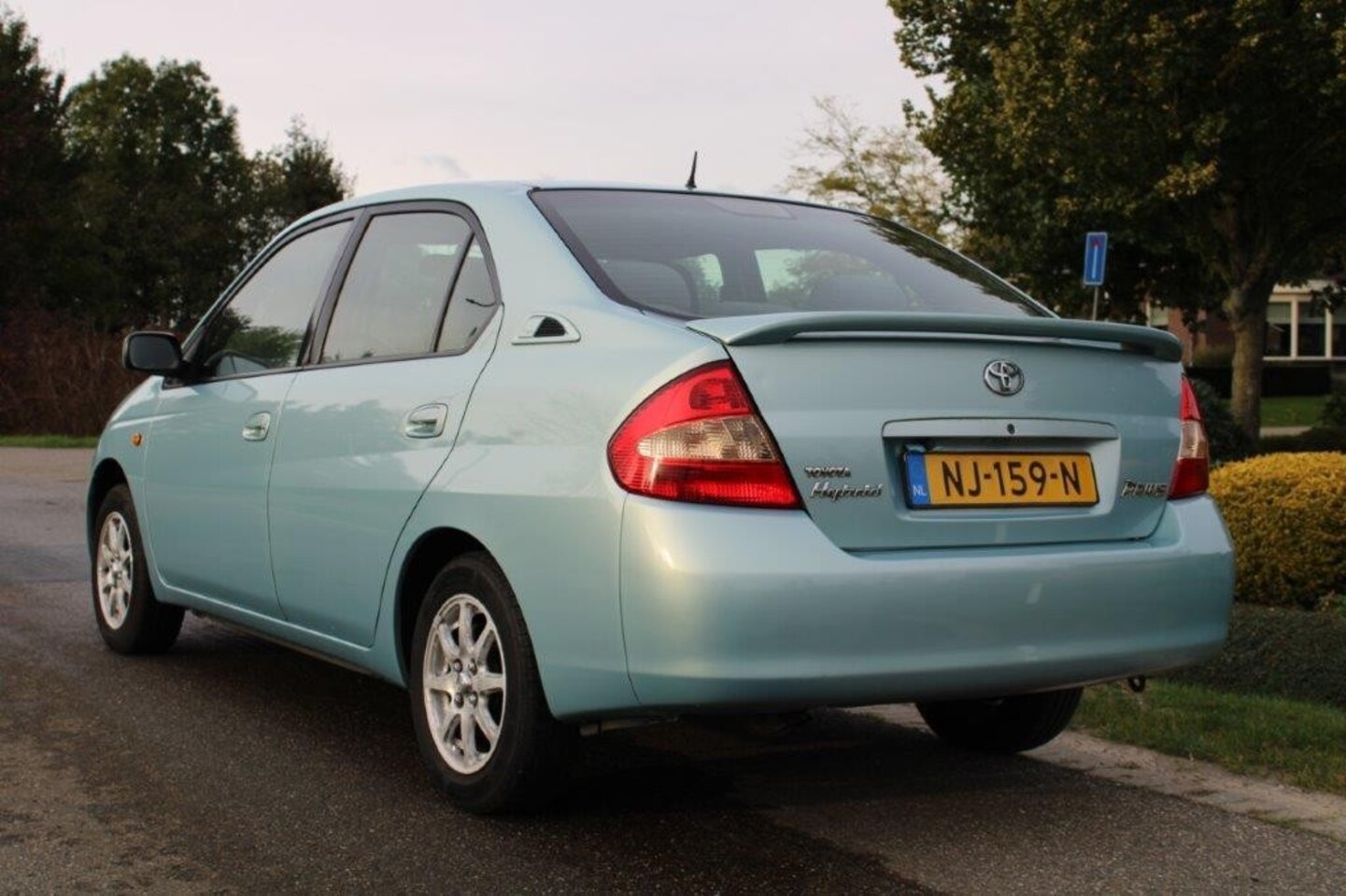 toyota-prius-1-5-vvt-i-72pk-4-deurs-airco-el-pakket-3-mnd-garantie.jpg