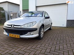 Peugeot 206 - 1.6-16V XT