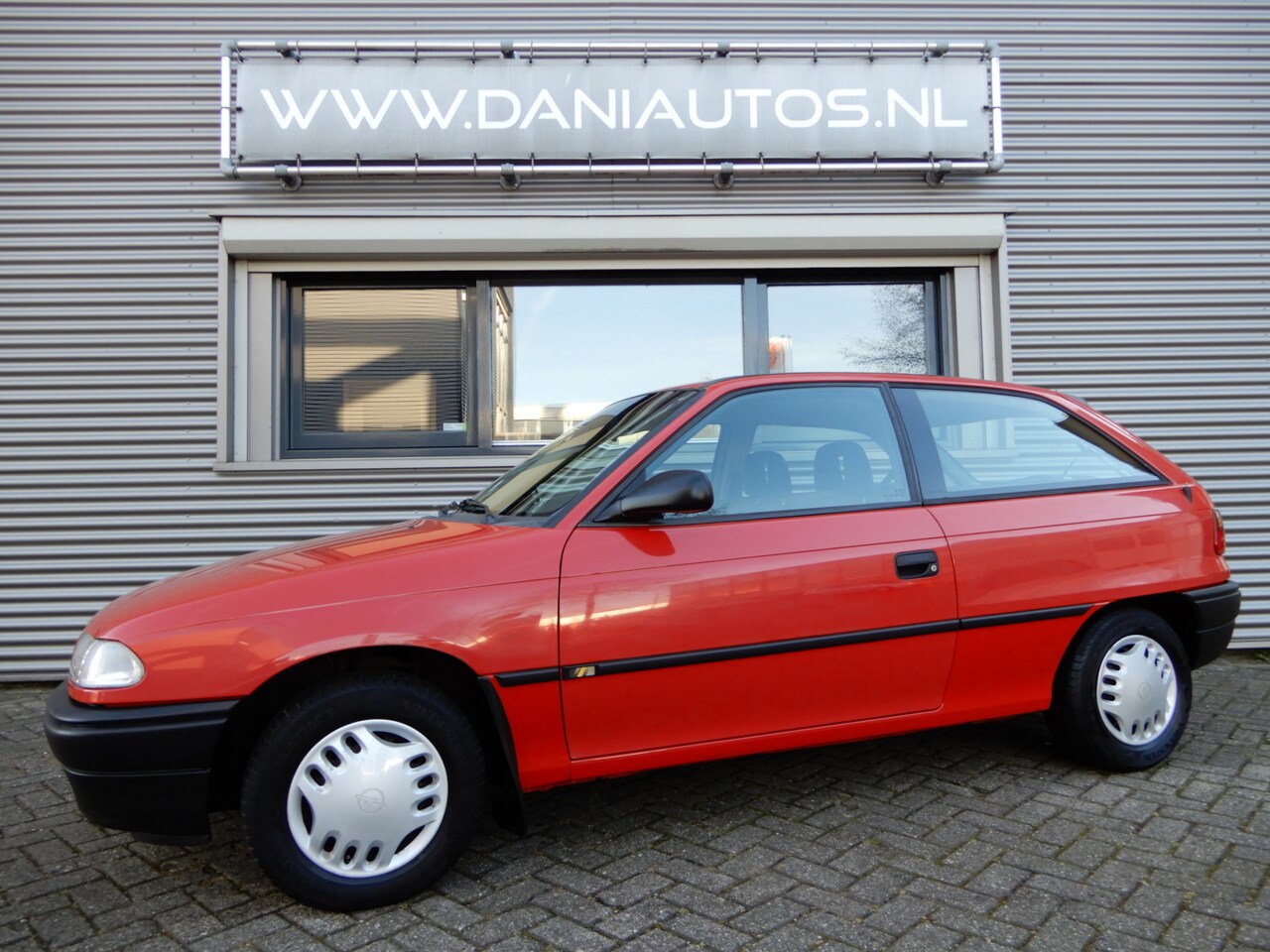 opel-astra-1-6i-sprint-stuurbekr-youngtimer-trekhaak.jpg