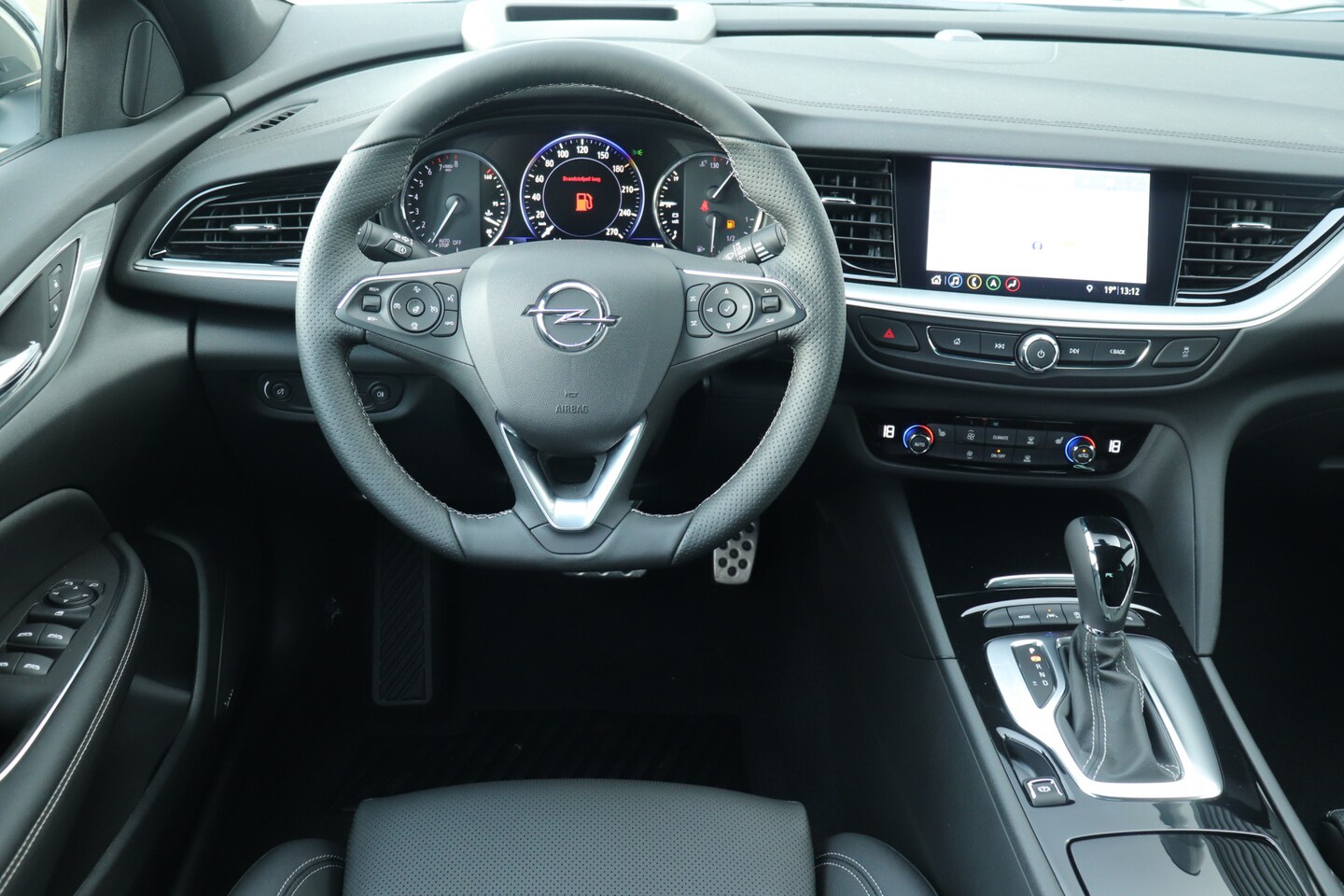 opel-insignia-200pk-turbo-ultimate-20-lmv-t-haak-bose-leer.jpg