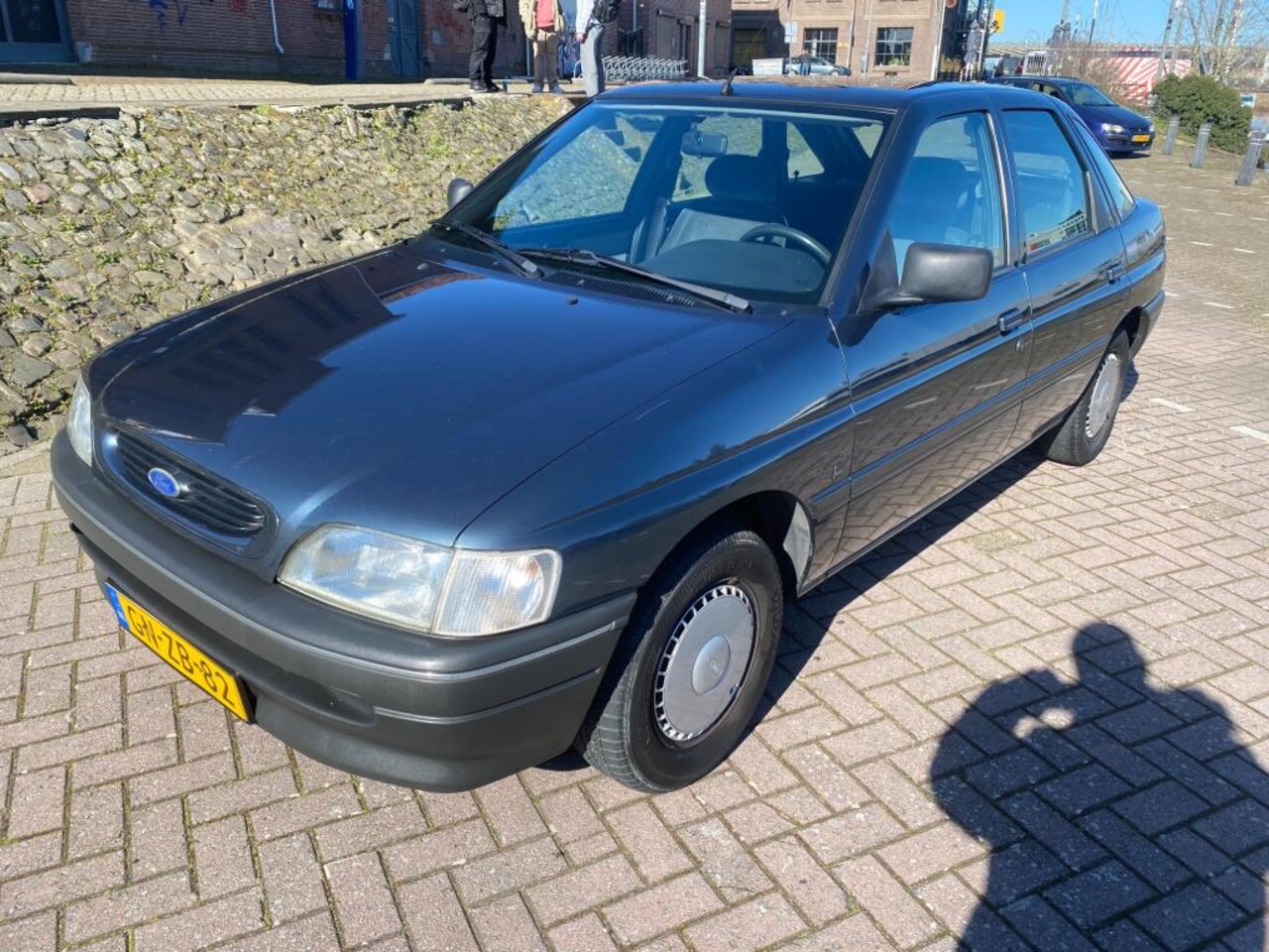ford-escort-1-6-cl-unieke-staat-verkerend-auto-staat-al-van-2004-geschorst-binnen-geheel-nieuwstaat-re.jpg
