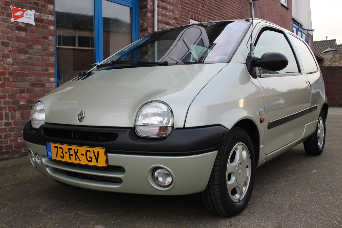 renault-twingo-1-2-initiale-1-2-initiale.jpg