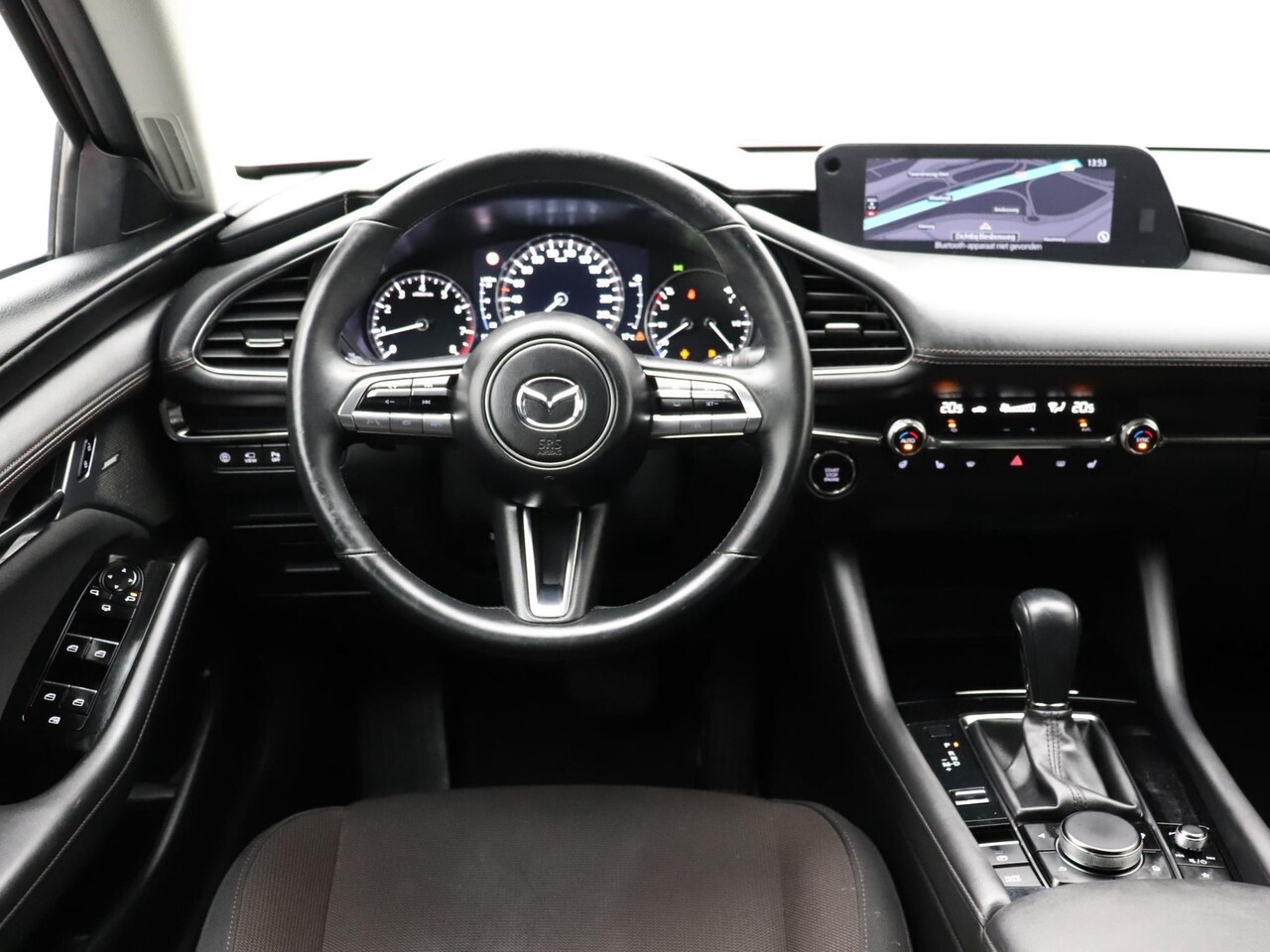 mazda-3-2-0-skyactiv-g-122-aut-navi-bose-360-cam-led-hud-acc.jpg