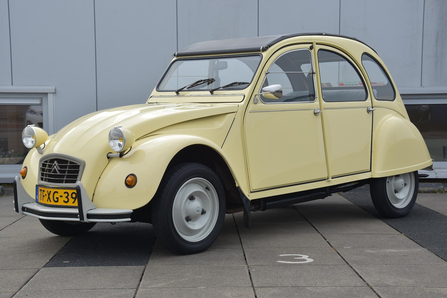 citroen-2-cv-0-6-special-zeer-nette-staat-investeringsobject-slechts-9216-originele-kilometers.jpg