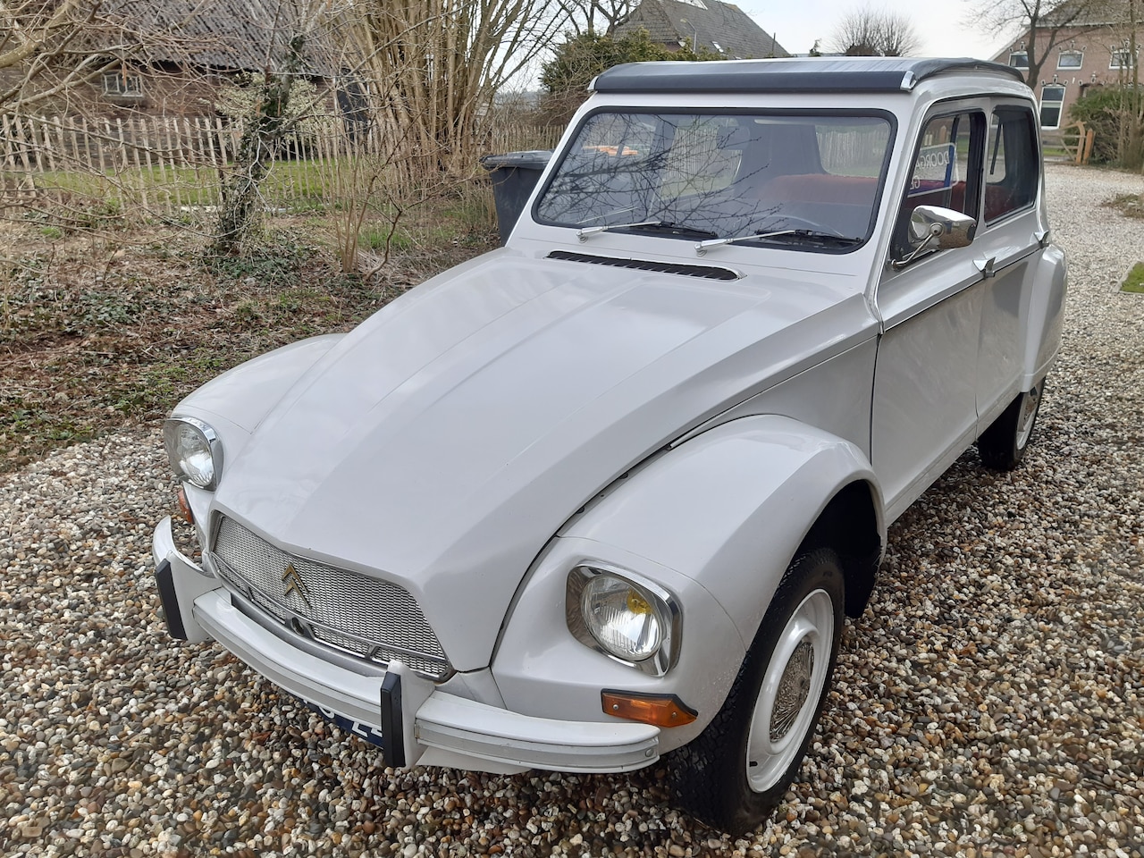 citroen-2-cv-dyane-4.jpg