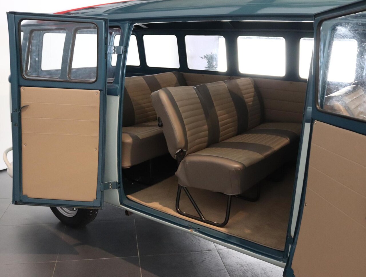 volkswagen-t1-spijlbus-9-pers.jpg