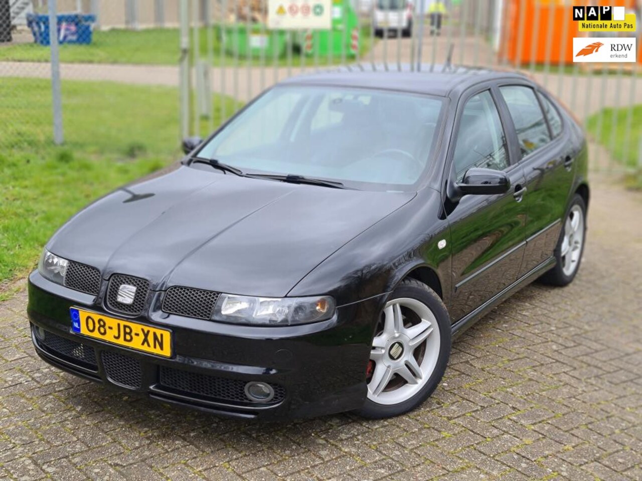seat-leon-2-8-v6-cupra-4-nap-leder-lage-stand.jpg