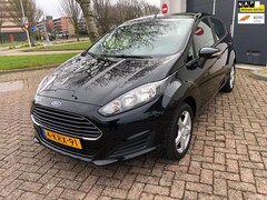 Ford Fiesta - 1.0 Champion/Navi/Airco/AUX//Dealer-onderhouden/Bluetooth/Nap/Nette auto
