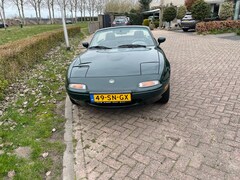 Mazda MX-5 - 1.6i UNIEKE auto met lage km stand. ORIGINELE staat. ROESTVRIJ. complete documentatie