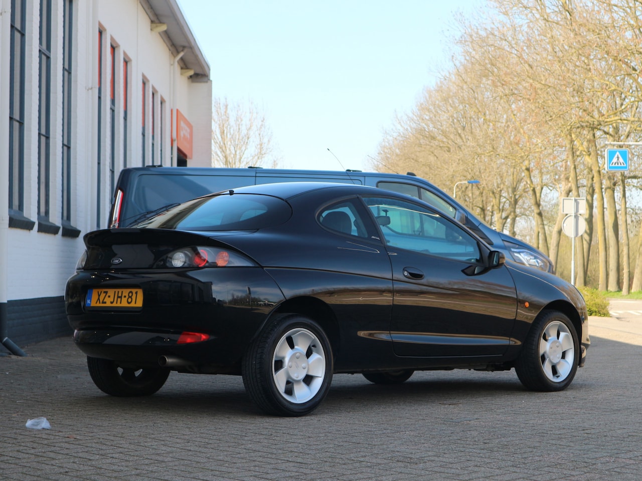 ford-puma-1-7-16v-125pk-originele-km-stand-airco.jpg