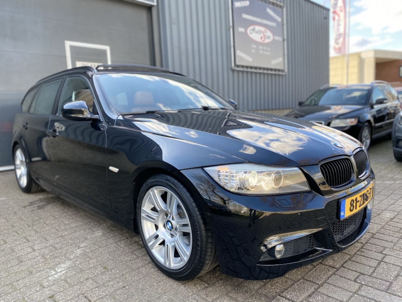 roltrap bout zoom BMW 3-serie Touring 318i Automaat M-Sport/Panorama/Leder 2012 Benzine -  Occasion te koop op AutoWereld.nl