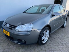 Volkswagen Golf - 1.6 FSI Trendline