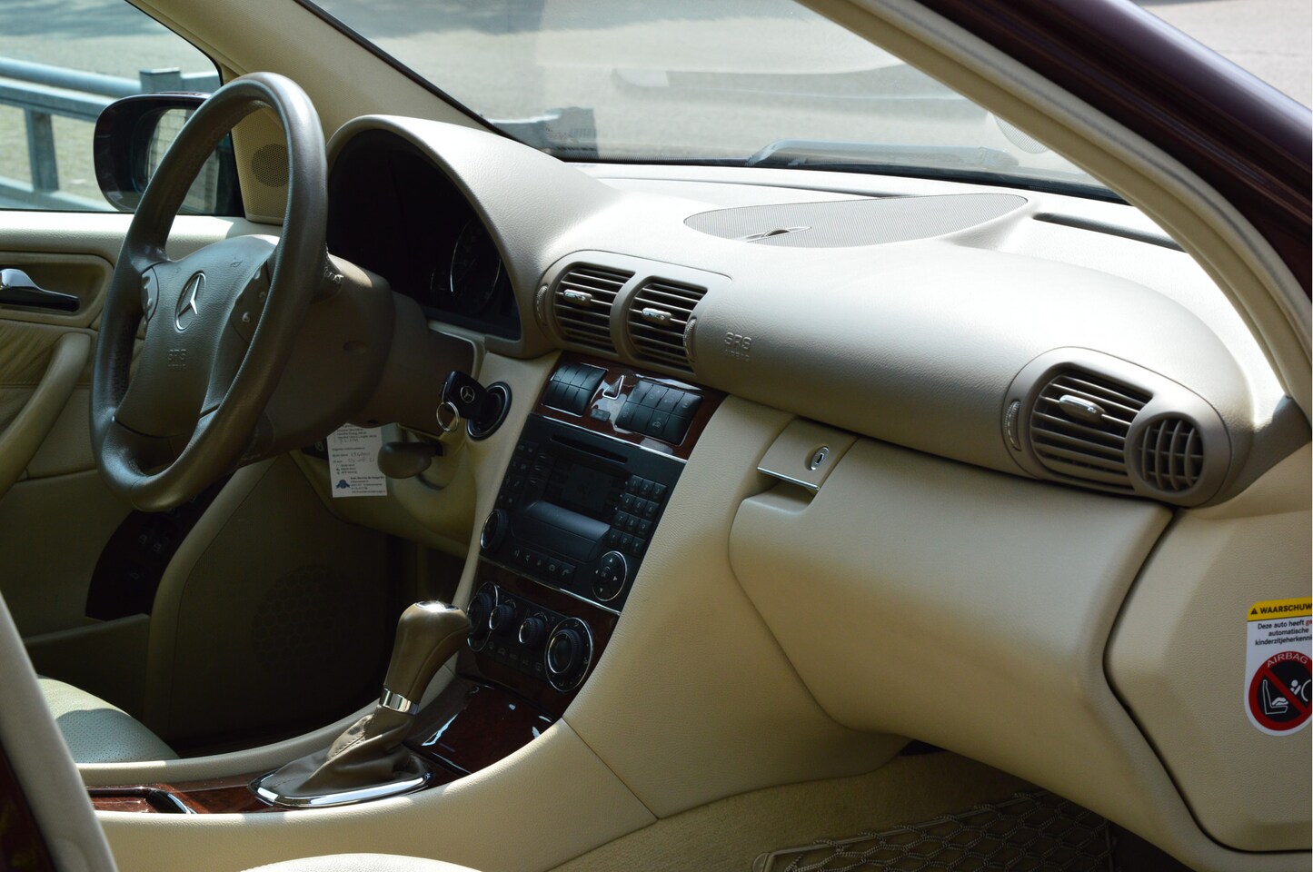 mercedes-benz-c-klasse-180-k-elegance-automaat-leder-navi-trekhaak.jpg