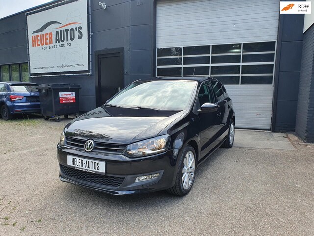 polo zwart auto