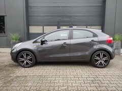 Kia Rio - 1.2 CVVT Super nette Kia Rio met maar 74156 km!! NIEUW BINNEN!!