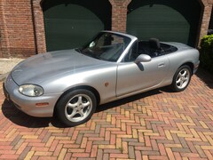 Mazda MX-5 - 1.6i Hard & Soft Top