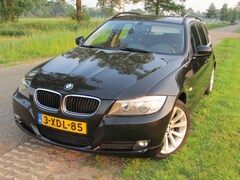 BMW 3-serie Touring - 318D EXECUTIVE / 17 / NAVI