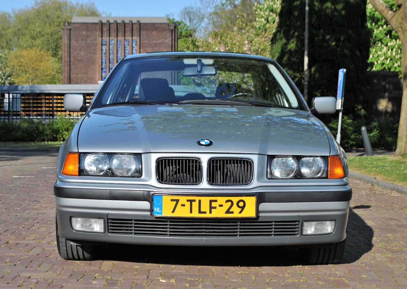 BMW 3-serie - 323i Sedan E36 1996 143dkm schuifdak M-sportonderstel IZGST met historie! - AutoWereld.nl