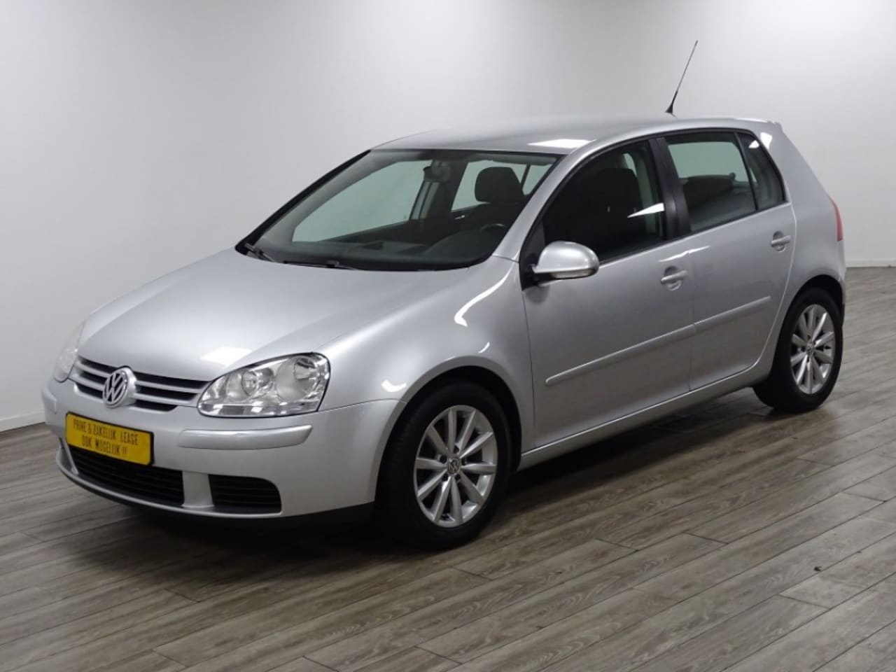 Volkswagen Golf - 1.6 OPTIVE 5 DRS/ AIRCO/ APK 11-2021 - AutoWereld.nl
