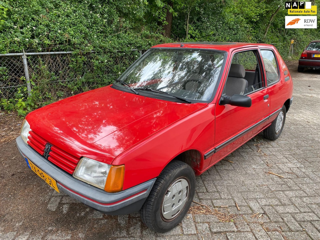 peugeot-205-1-1-xe-eerste-eigenaar-130000-km-nap.jpg