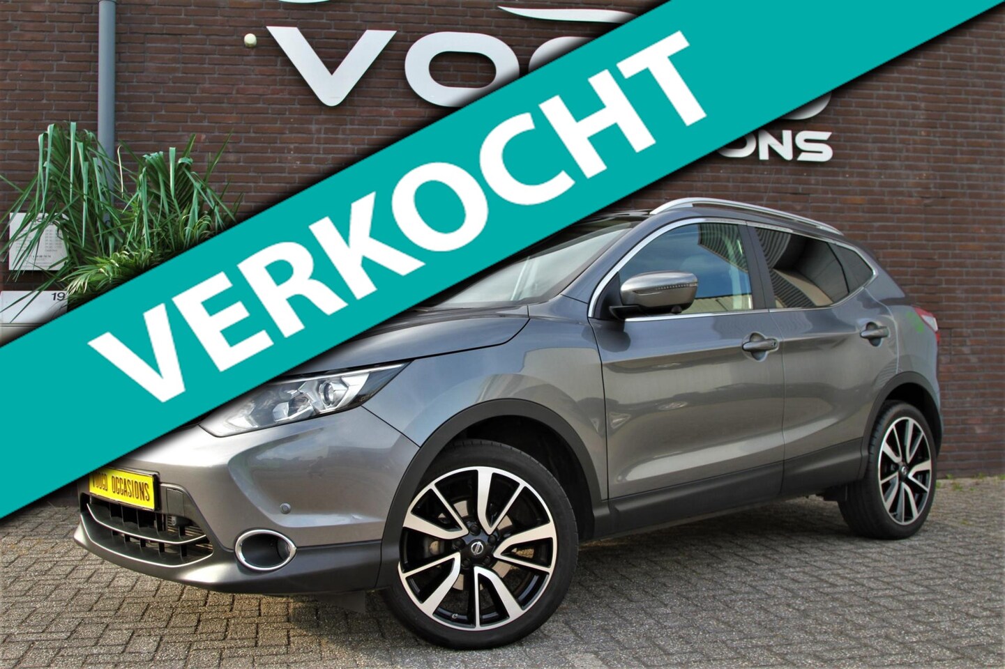 Nissan Qashqai - 1.2 Tekna Pano/AfneembareTrekhaak/360graden/ Cruisecontrol - AutoWereld.nl
