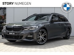 BMW 3-serie Touring - 318i M-sport / Glazen panoramadak / Live Cockpit Professional / DAB-tuner