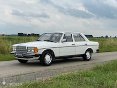 Mercedes-Benz 220 - D