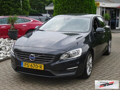 Volvo V60 - D3 Automaat 5-Cilinder Navi 2013 Nieuw Model