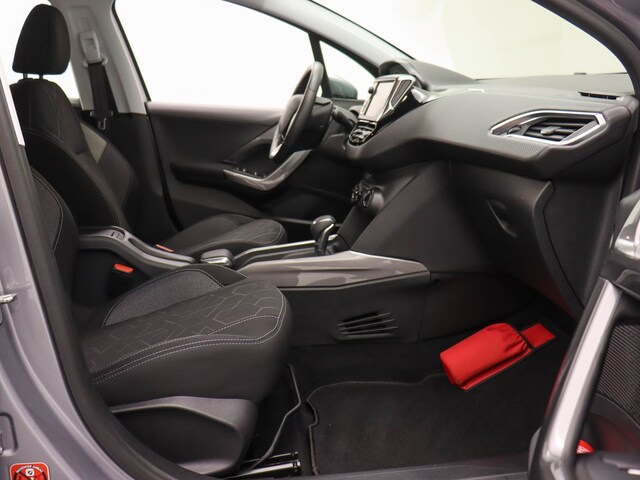 Peugeot 2008 1.2T Aut. 111pk Navi Tel. Pdc Usb Cruise Airco Isofix 1.2  Turbo 205Nm 1250kg trekvermogen 2017 Benzine - Occasion te koop op  AutoWereld.nl