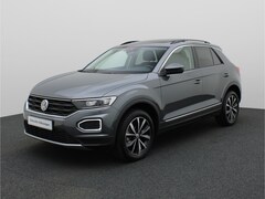Volkswagen T-Roc - 1.5TSI/150PK Style DSG · Parkassist + camera · Lane assist · Pan.dak