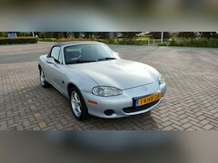 Mazda MX-5 - 1.6i Exclusive NBFL met lage kilometerstand, inclusief veel losse accessoires/onderdelen