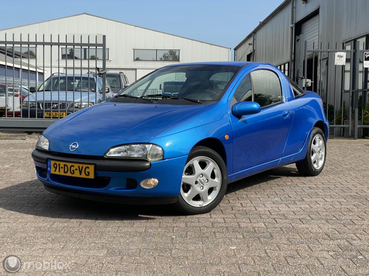 opel-tigra-1-4i-16v-61-dkm.jpg