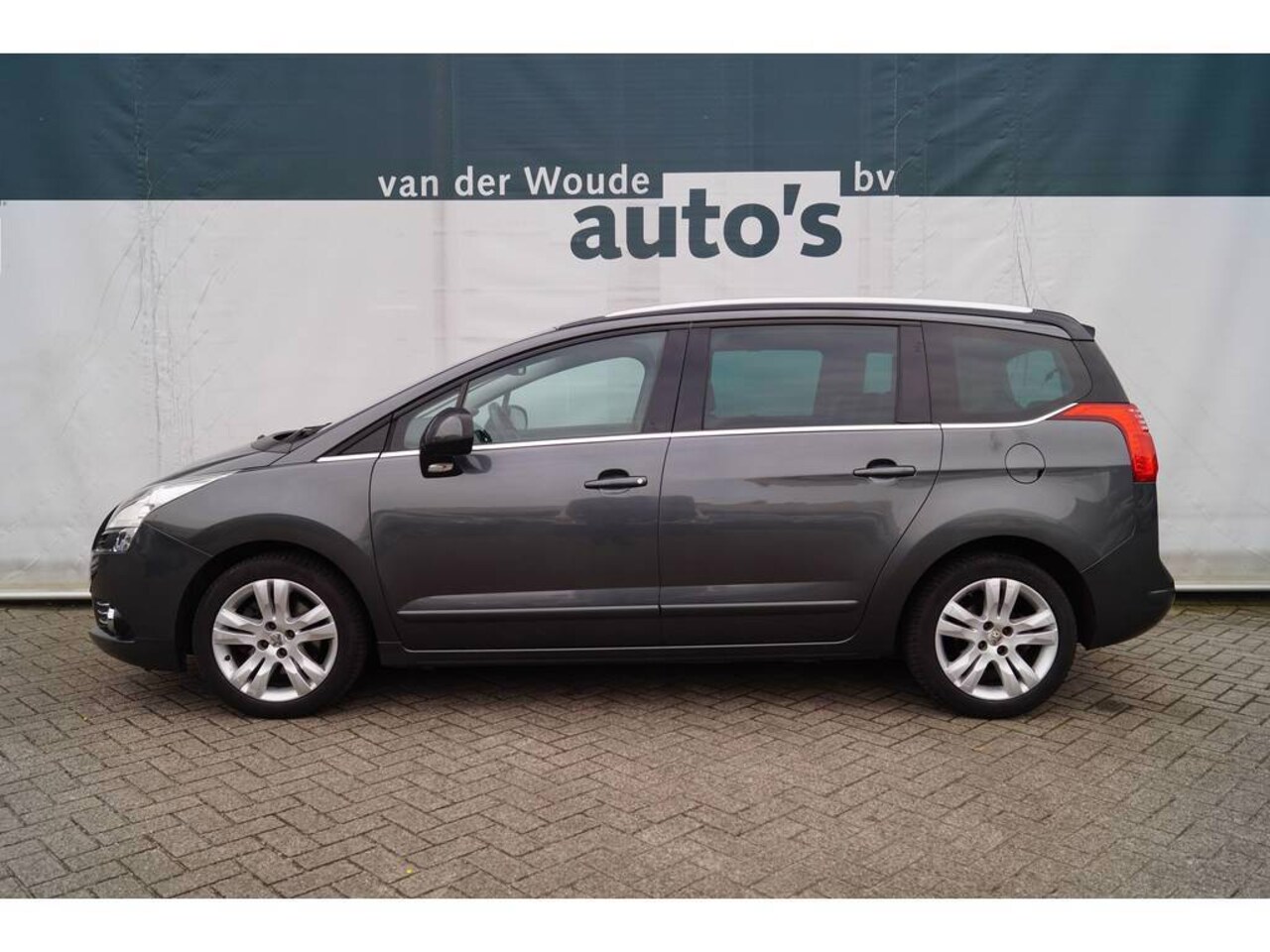 Peugeot 5008 - 1.6 THP 156pk Executive 7-persoons -LEER-PANO- - AutoWereld.nl