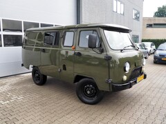 UAZ Bukhanka - 4x4 TREKHAAK STOELVERWARM. VRIJLOOP NAVEN