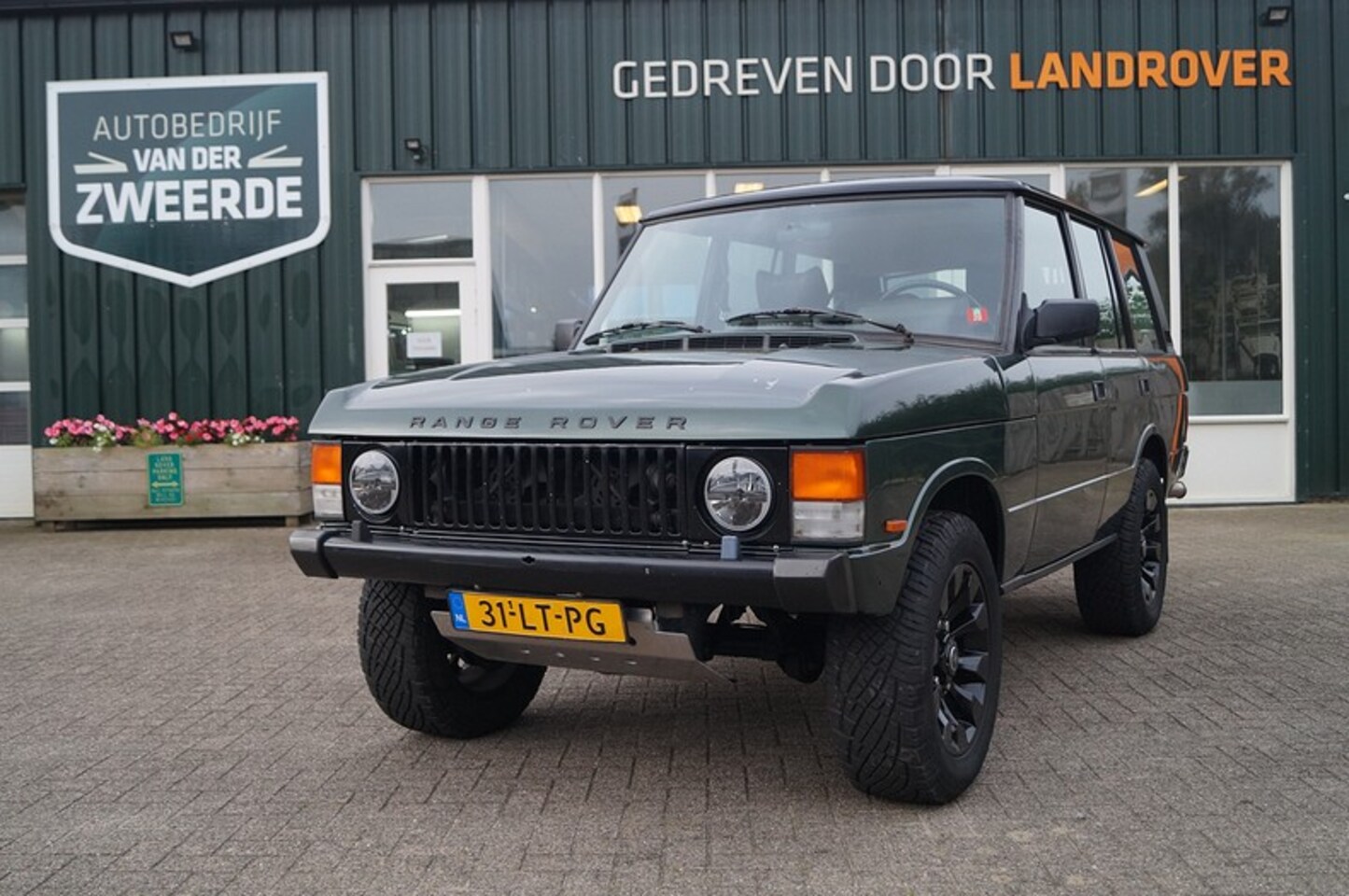 Aan klassiek Geld rubber Land Rover Range Rover 4.6 V8 Vogue SE Youngtimer 1990 Benzine - Occasion  te koop op AutoWereld.nl