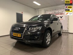 Audi Q5 - 2.0 TFSI quattro * Automaat / Parkeersensoren / Trekhaak / NL Auto
