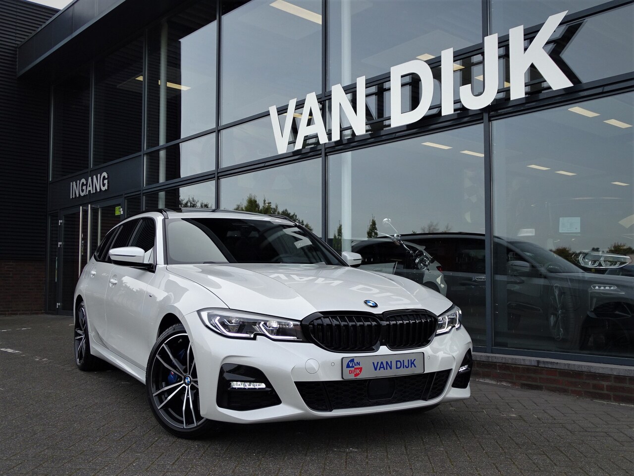 BMW 3-serie Touring - 330e eDrive M Sport Pano.dak Driv.Ass.Pro. Harman/Kardon Head-up Live.Cock.Pro Laserlicht - AutoWereld.nl