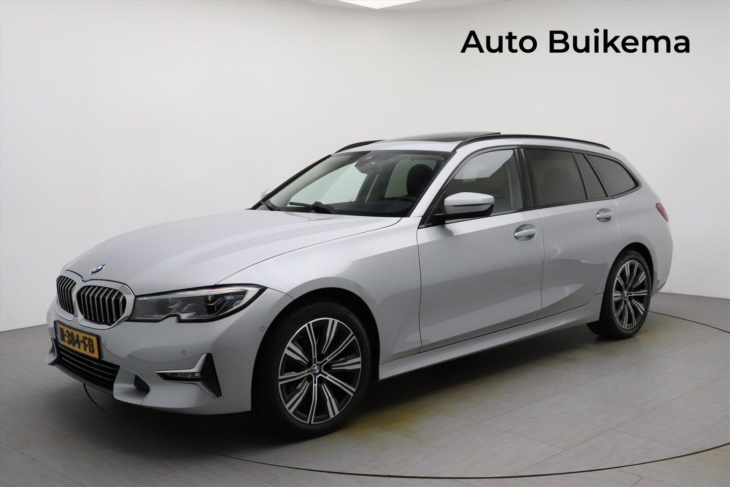 BMW 3-serie Touring - (g21) 320i Luxury Line -Laserlicht -HeadUp -Pano dak -Driving Ass. -Live Cockpit Prof -DAB - AutoWereld.nl