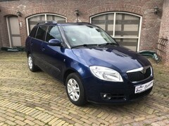 Skoda Fabia Combi - 1.6-16V Tour Airco/Cruise/PDC Achter/Trekhk