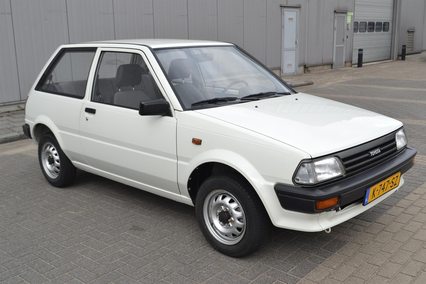 toyota-starlet-1-0-12v.jpg