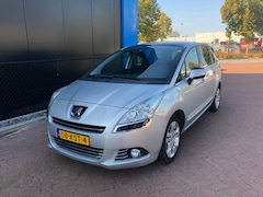 Peugeot 5008 - Première 1.6 THP 7P CLIMA 145000 KM