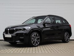 BMW X1 - sDrive20i High Executive Business Edition Plus M-sport Automaat | Head up display | Achter