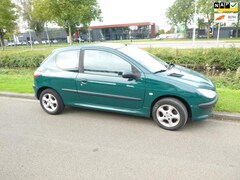 Peugeot 206 - 1.6-16V XT
