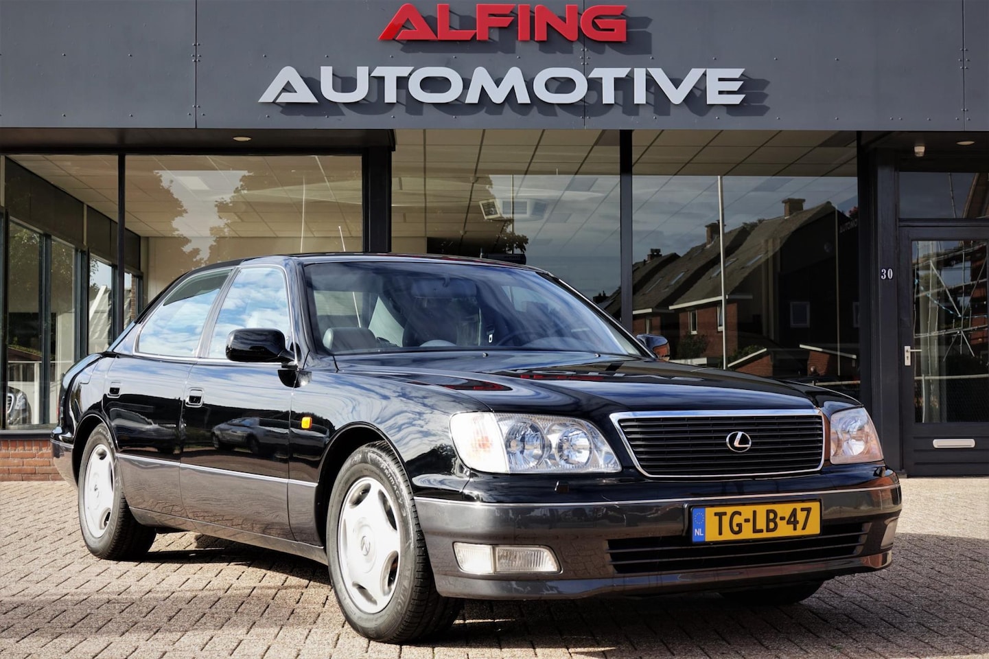 lexus-ls-400-youngtimer-leder-aut-navi.jpg