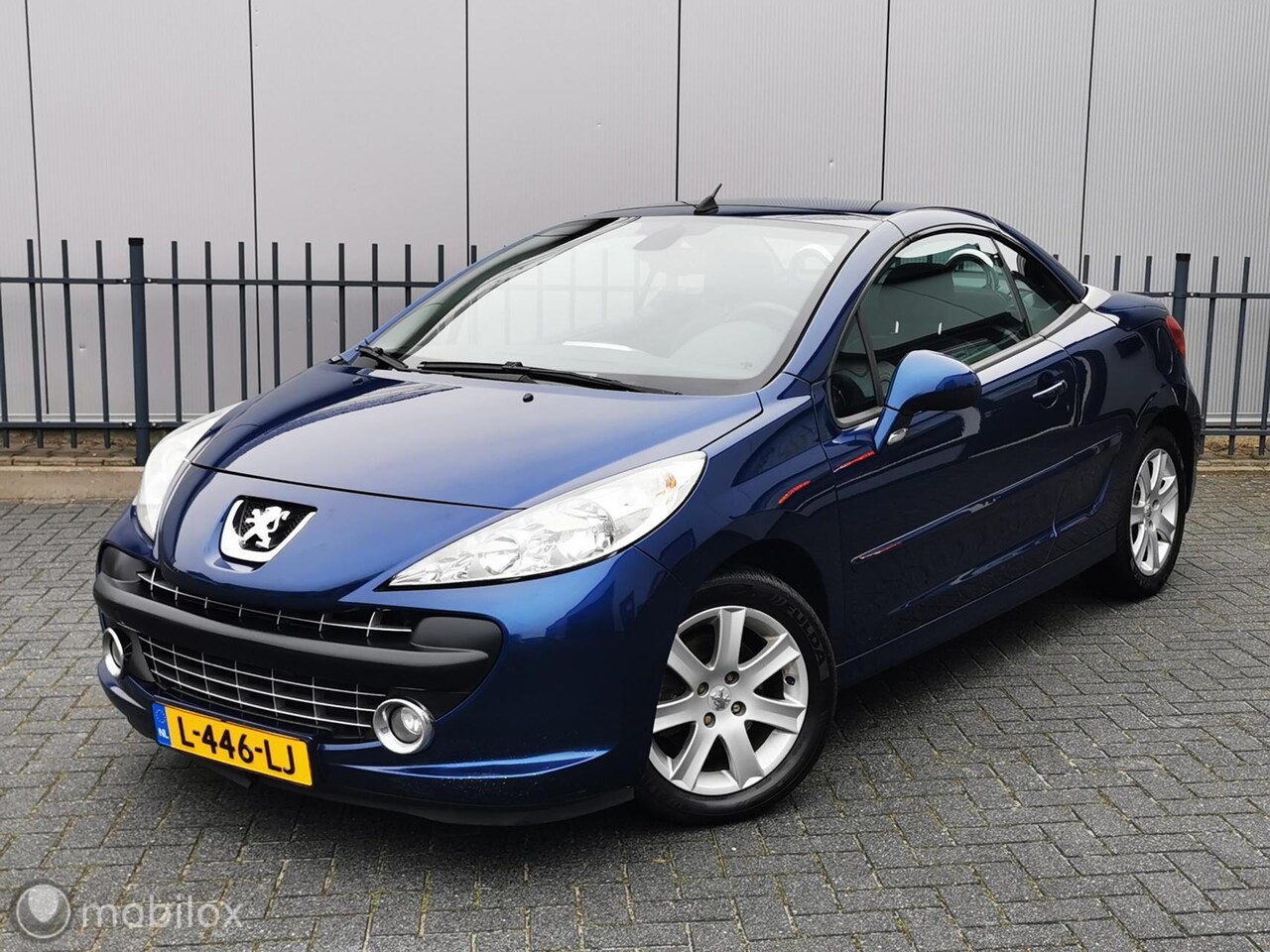 Peugeot 207 CC - 1.6 VTi cabrio airco Lichtmetalen velgen - AutoWereld.nl